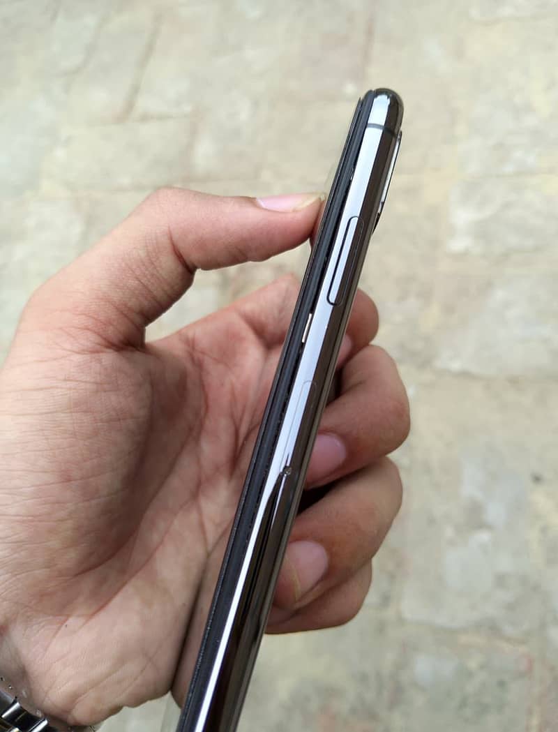 Apple iPhone X 6