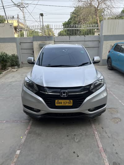 Honda Vezel 2014/19 XL package excellent condition.