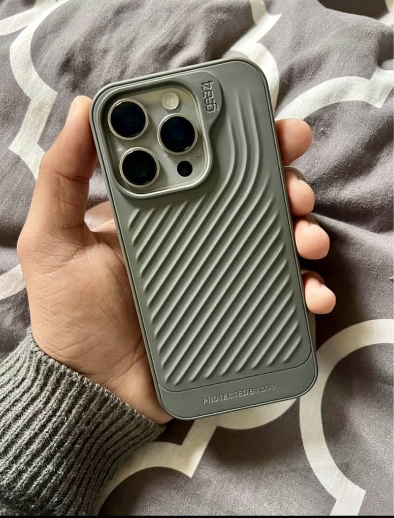 Apple iPhone 15 Pro 4