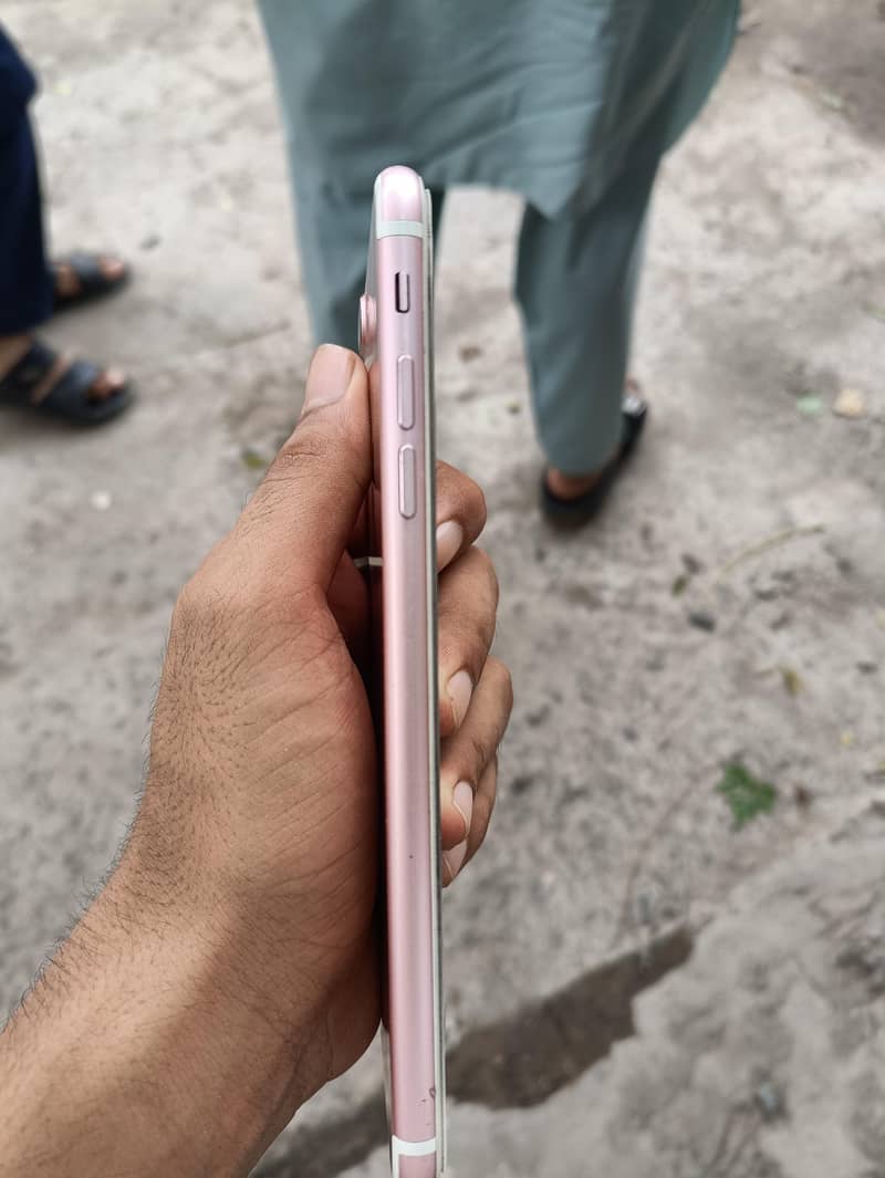 Apple iPhone 7 Plus 2