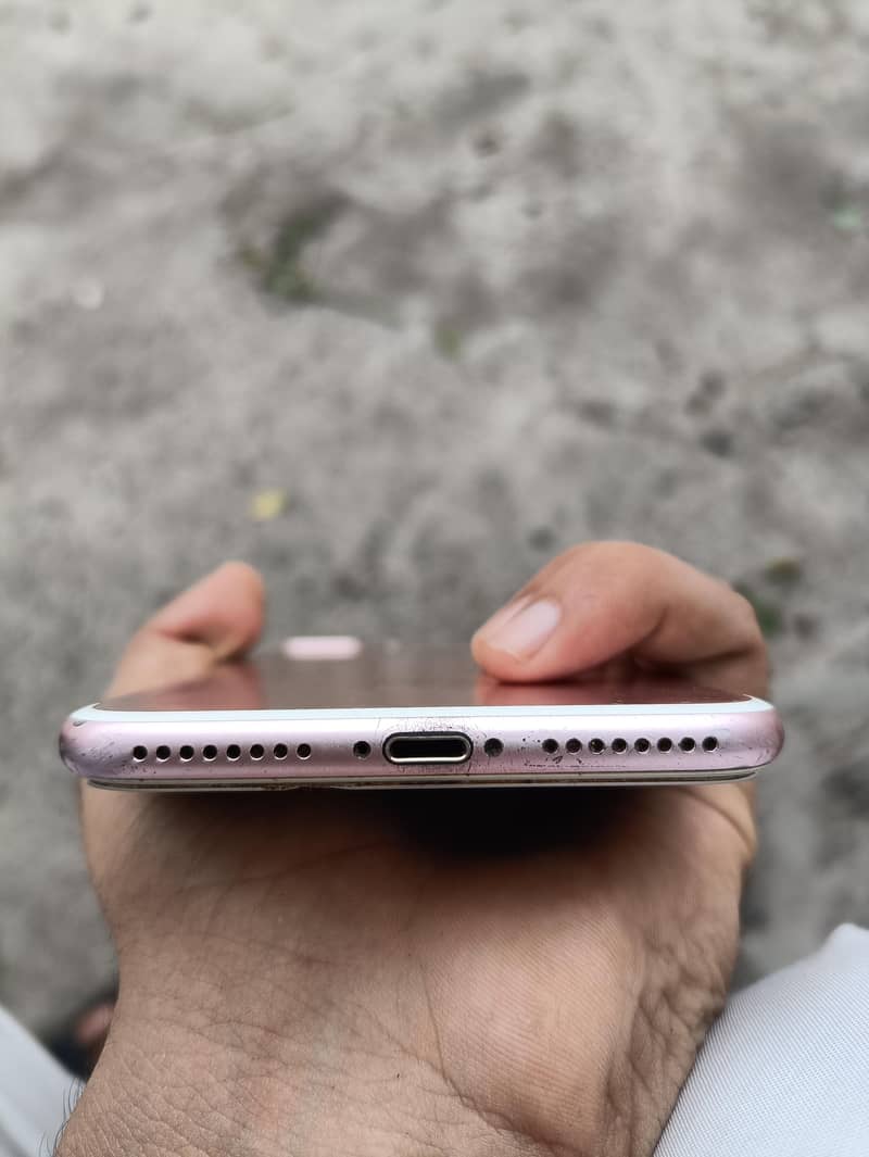 Apple iPhone 7 Plus 3