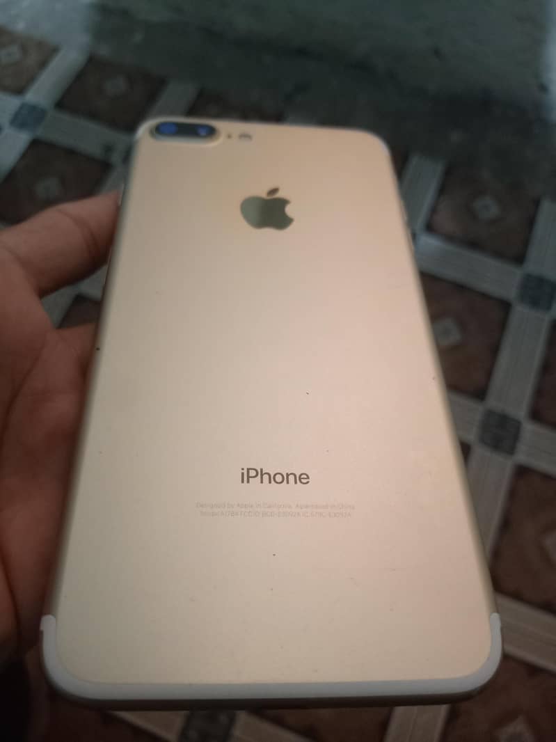 Apple iPhone 7 plus 0
