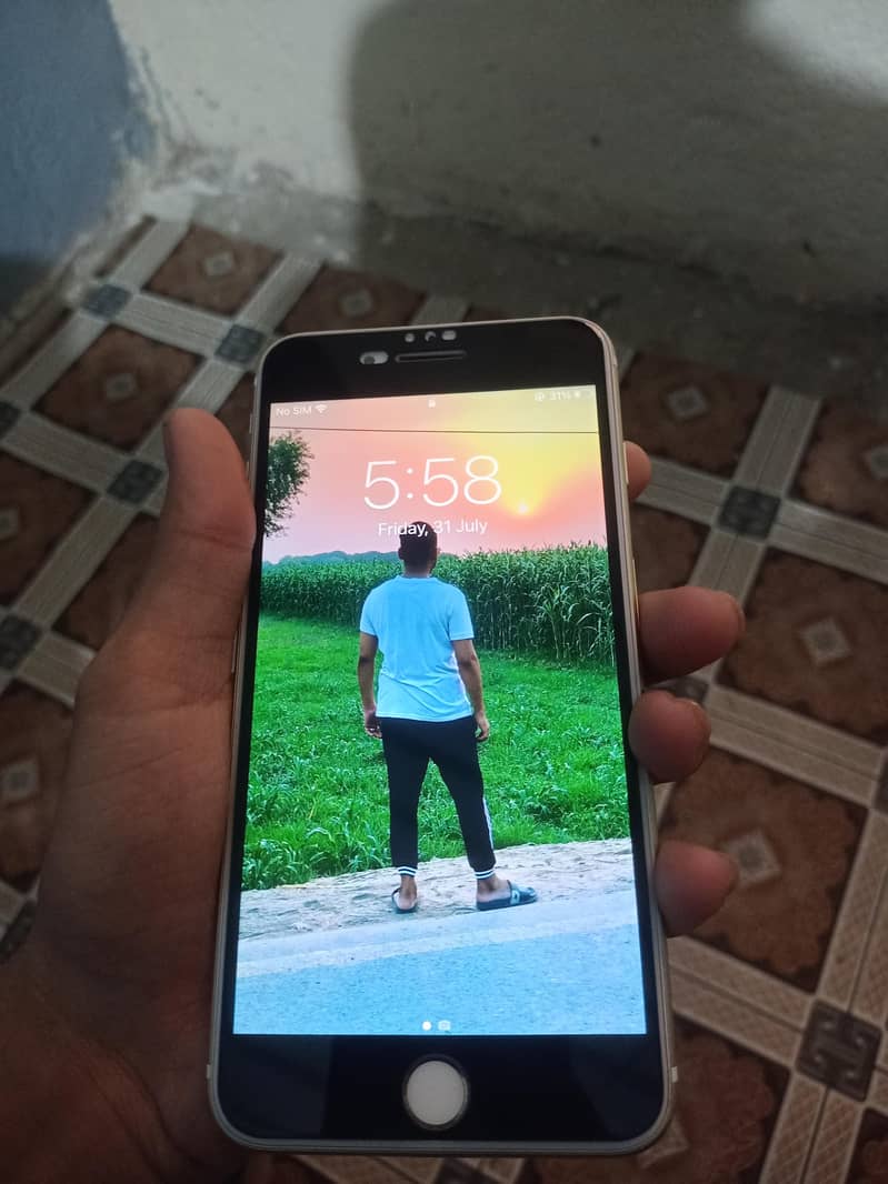 Apple iPhone 7 plus 3