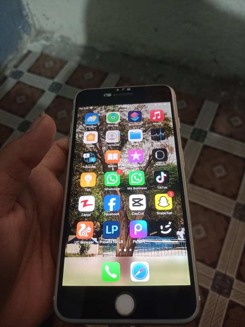 Apple iPhone 7 plus 4