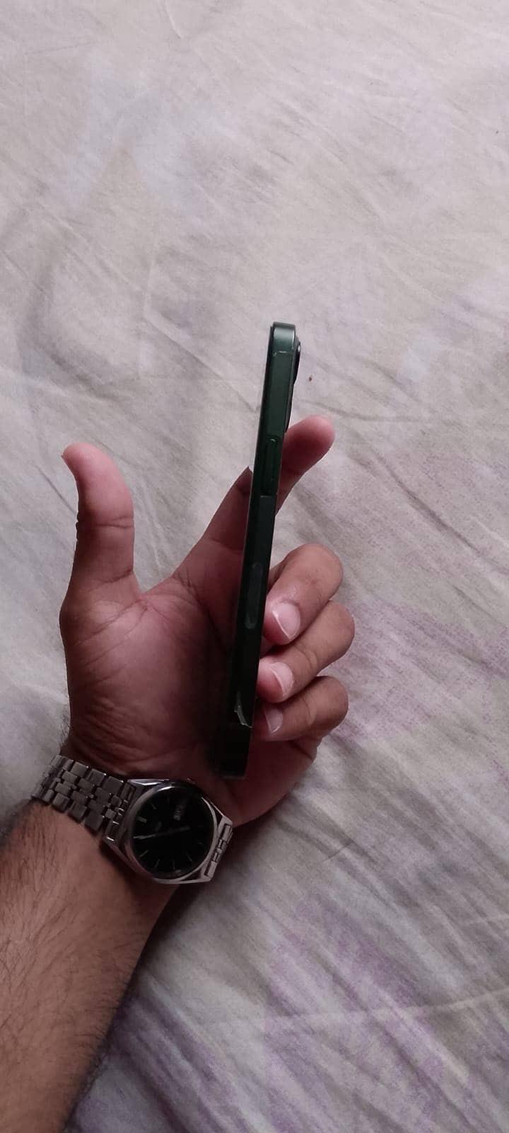 Apple iPhone 13 1