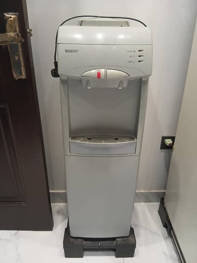 Hot & Cold Water Dispenser – Used