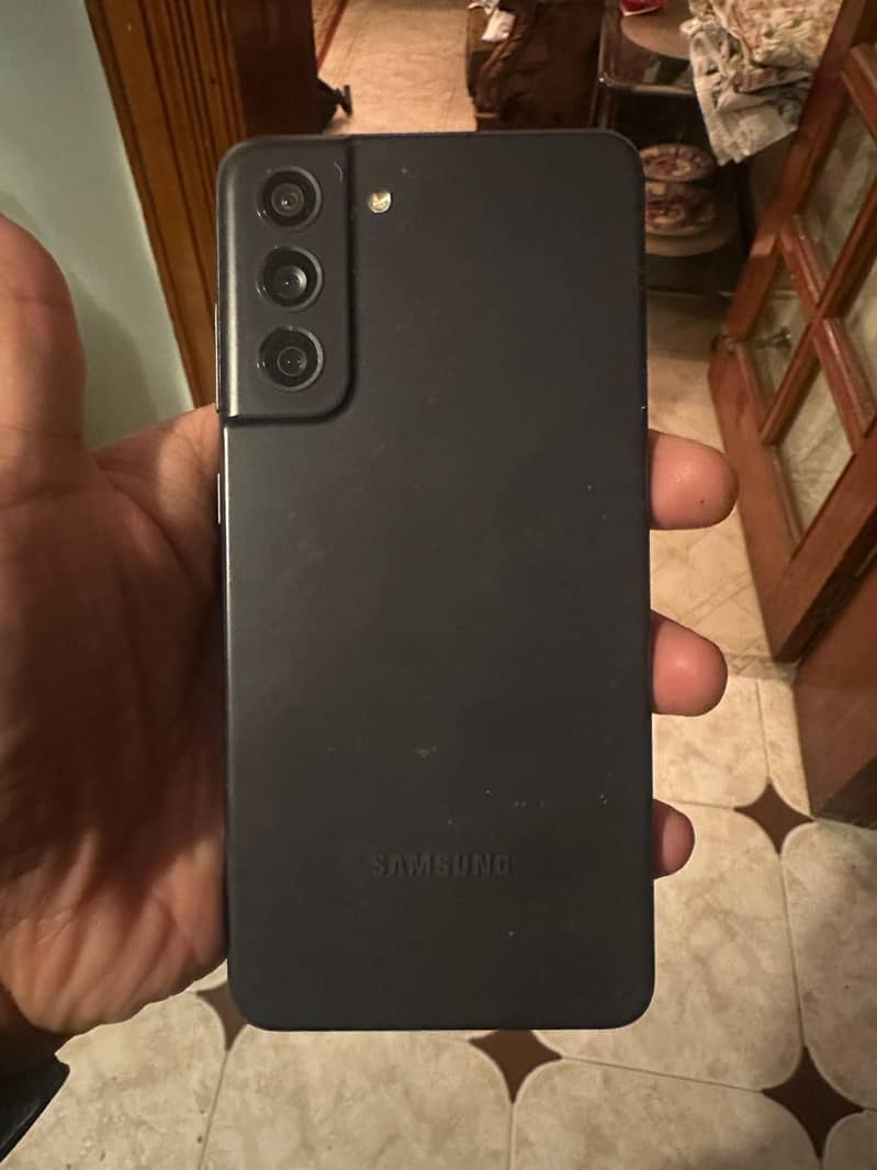 Samsung Mobile S21 FE 5