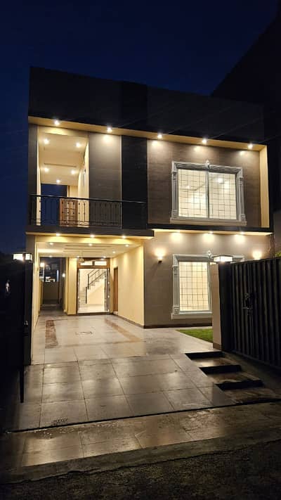 Brand New ! 12 Marla Beautiful House Available for sale.