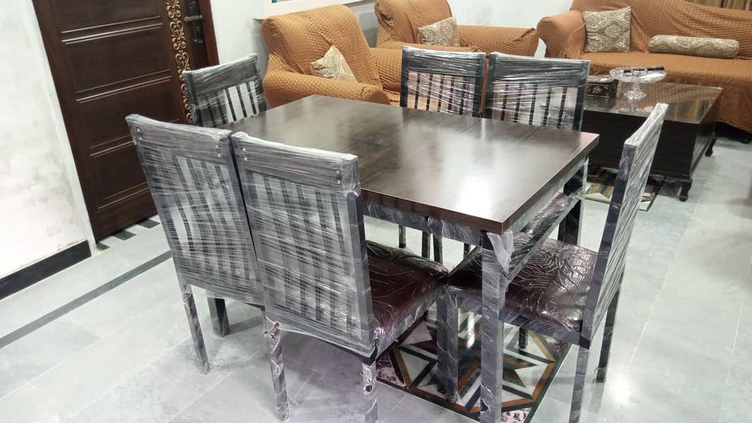 Dining table with 6 Chairs 1
