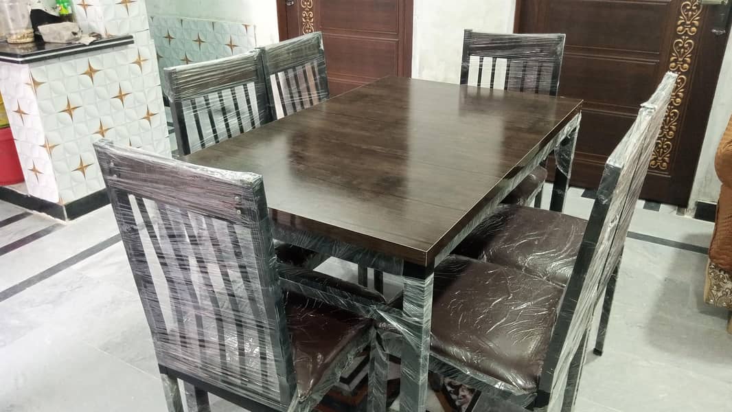 Dining table with 6 Chairs 2
