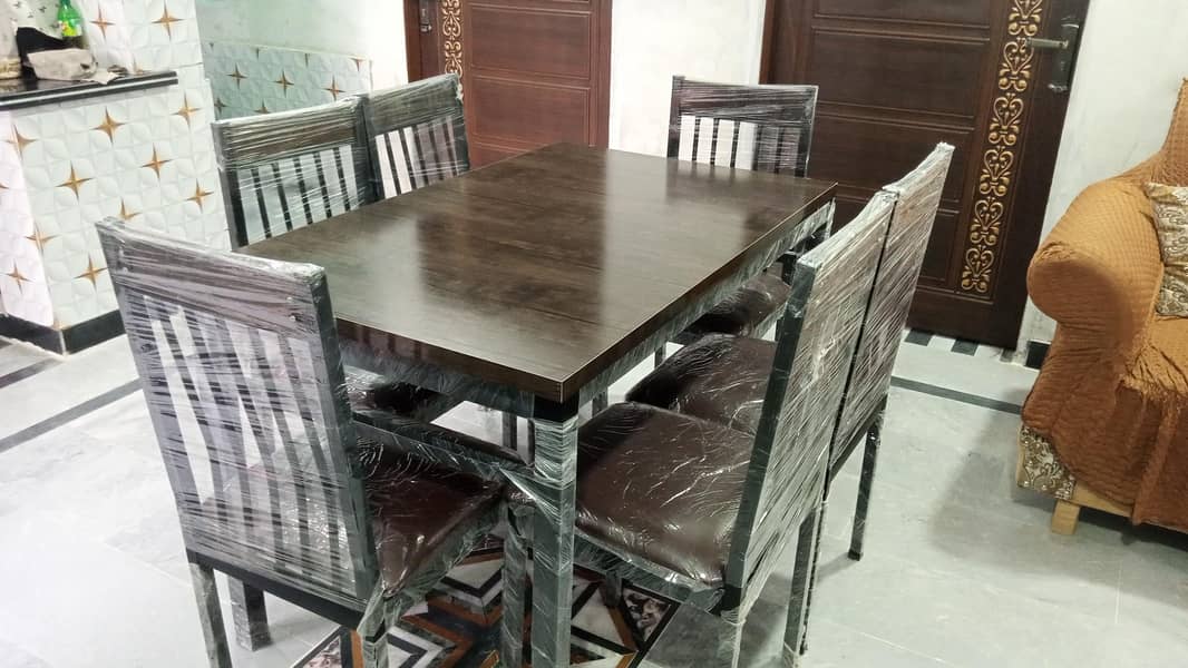 Dining table with 6 Chairs 3