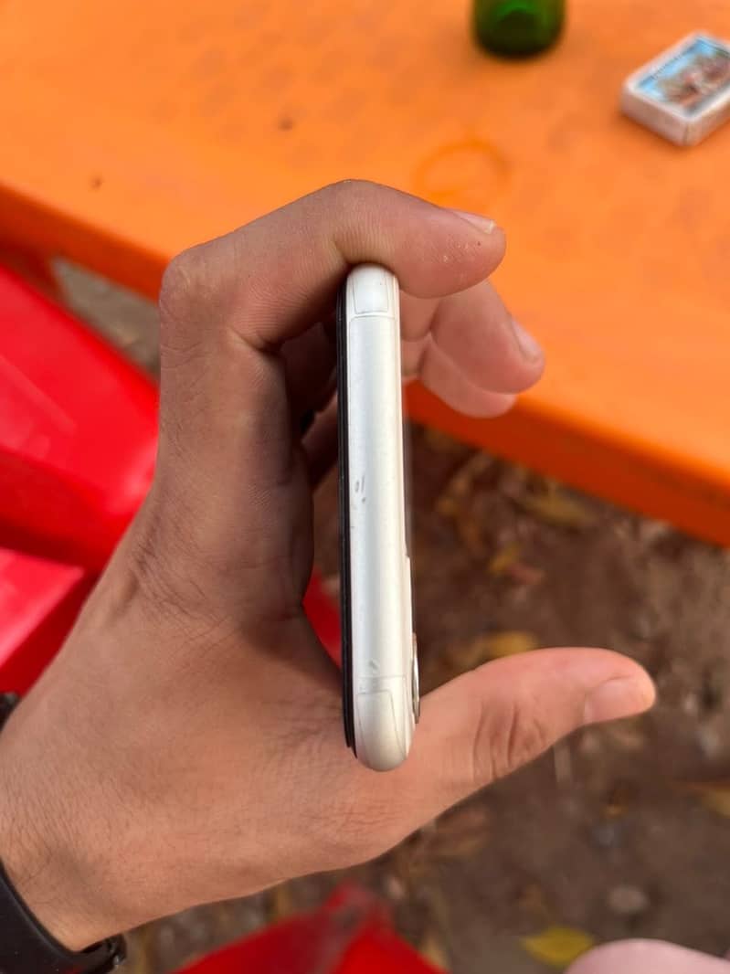 Apple iPhone 11 2