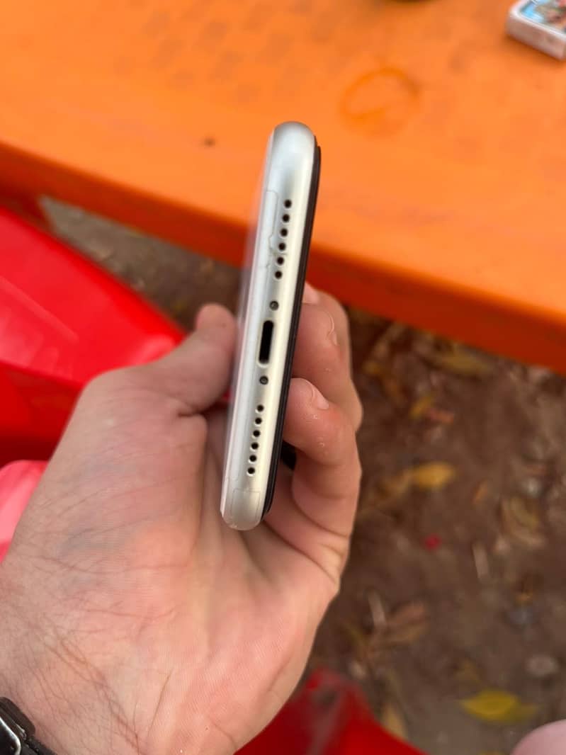 Apple iPhone 11 5