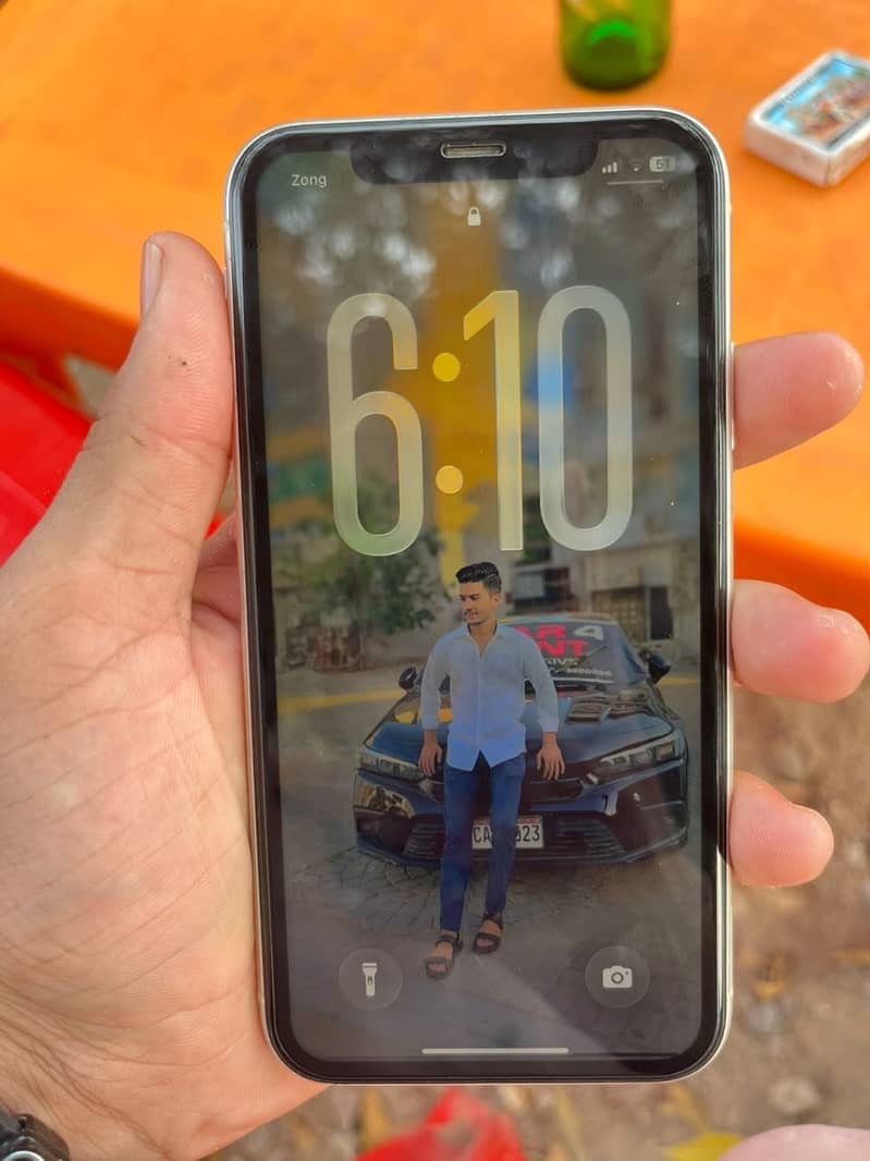 Apple iPhone 11 7