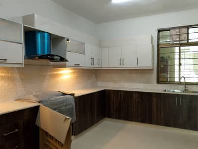 11 MARLA 3 BEDROOM APARTMENT AVAILABLE FOR RENT
