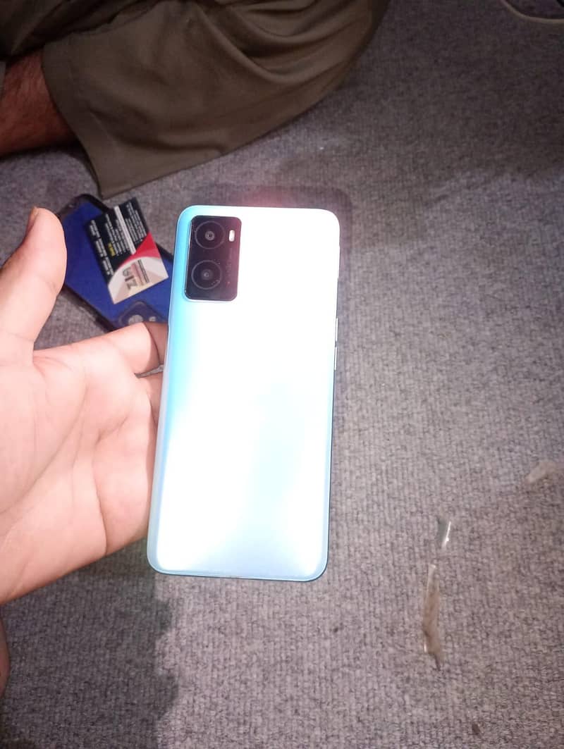 OPPO A76 1