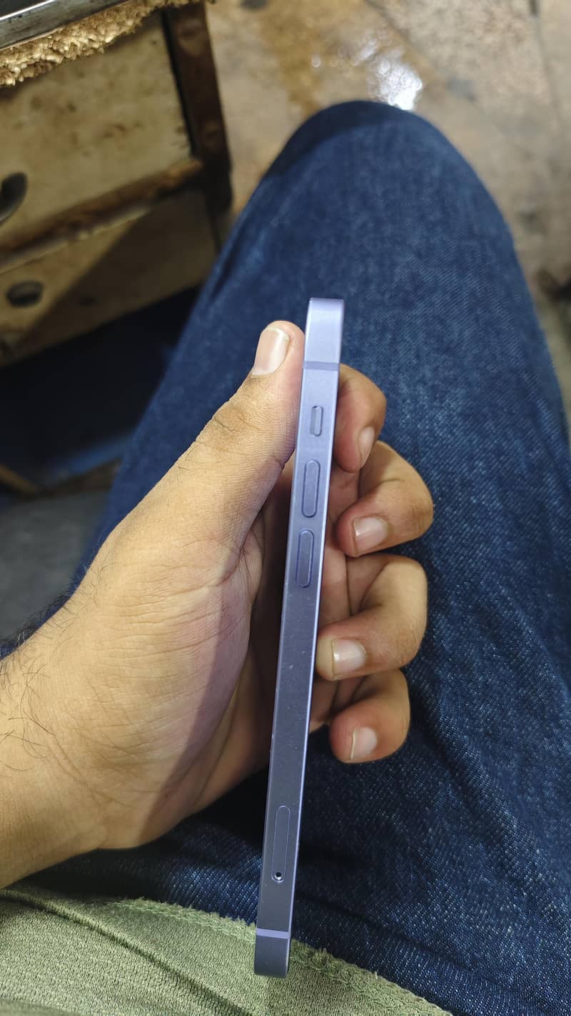 Apple iPhone 12 3