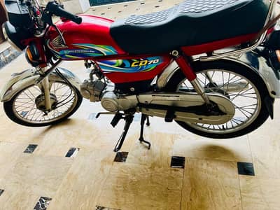 SELLING MY HONDA CD70 IN EXCELLENT CONDITION !