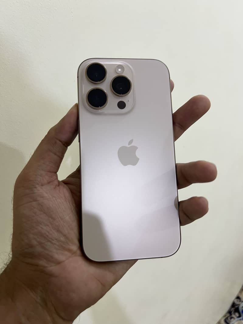 Apple iPhone 16 Pro 4