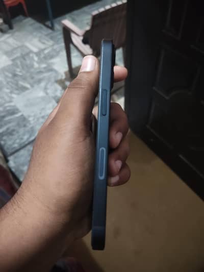 Apple iPhone 13 with Apple warranty