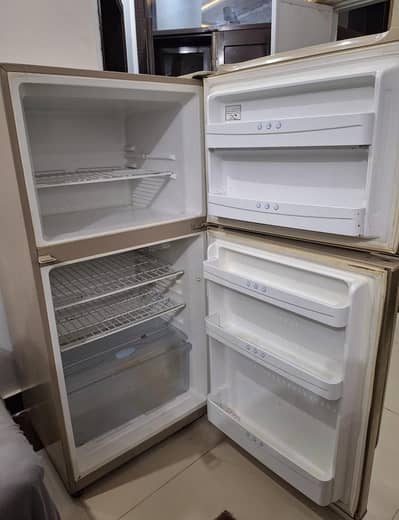 Haier Refrigerator Fridge 2 door HRF 300M 300L