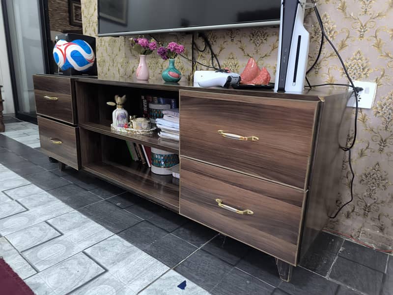 TV Console 1