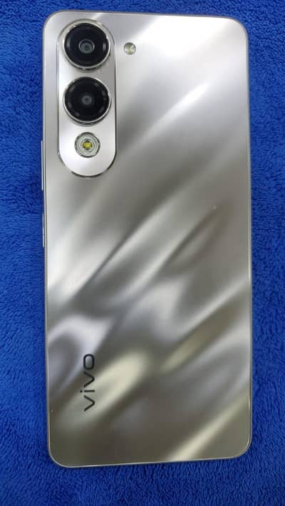 Vivo Y04 4GB+4GB RAM / 128GB – Box & Charger