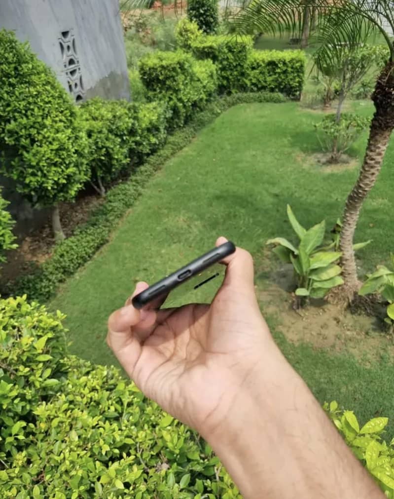 Google Pixel 4 3