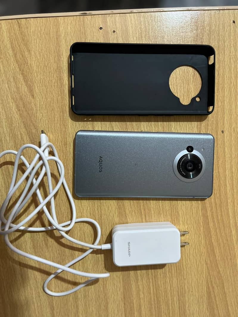 Sharp Aquos Sense7 1