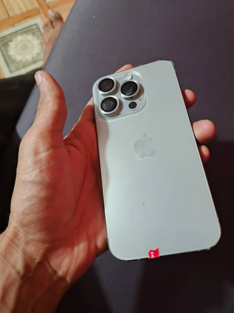 Apple iPhone 15 Pro 0