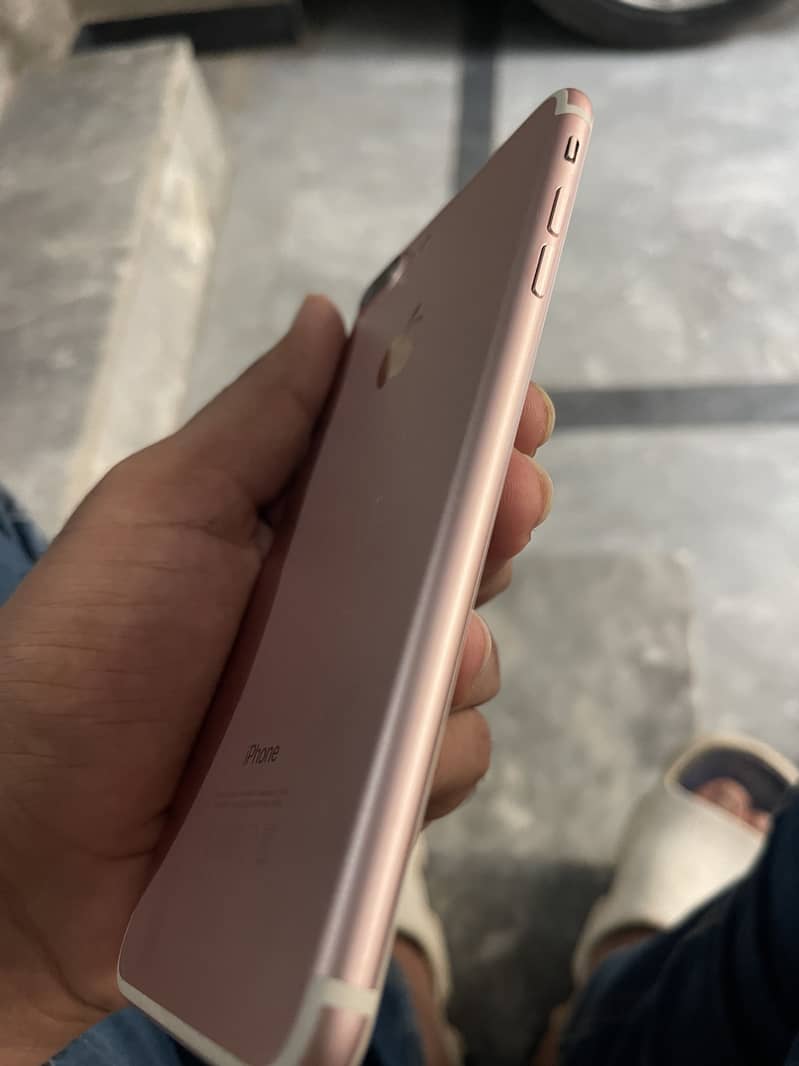 Apple iPhone 7 Plus 3