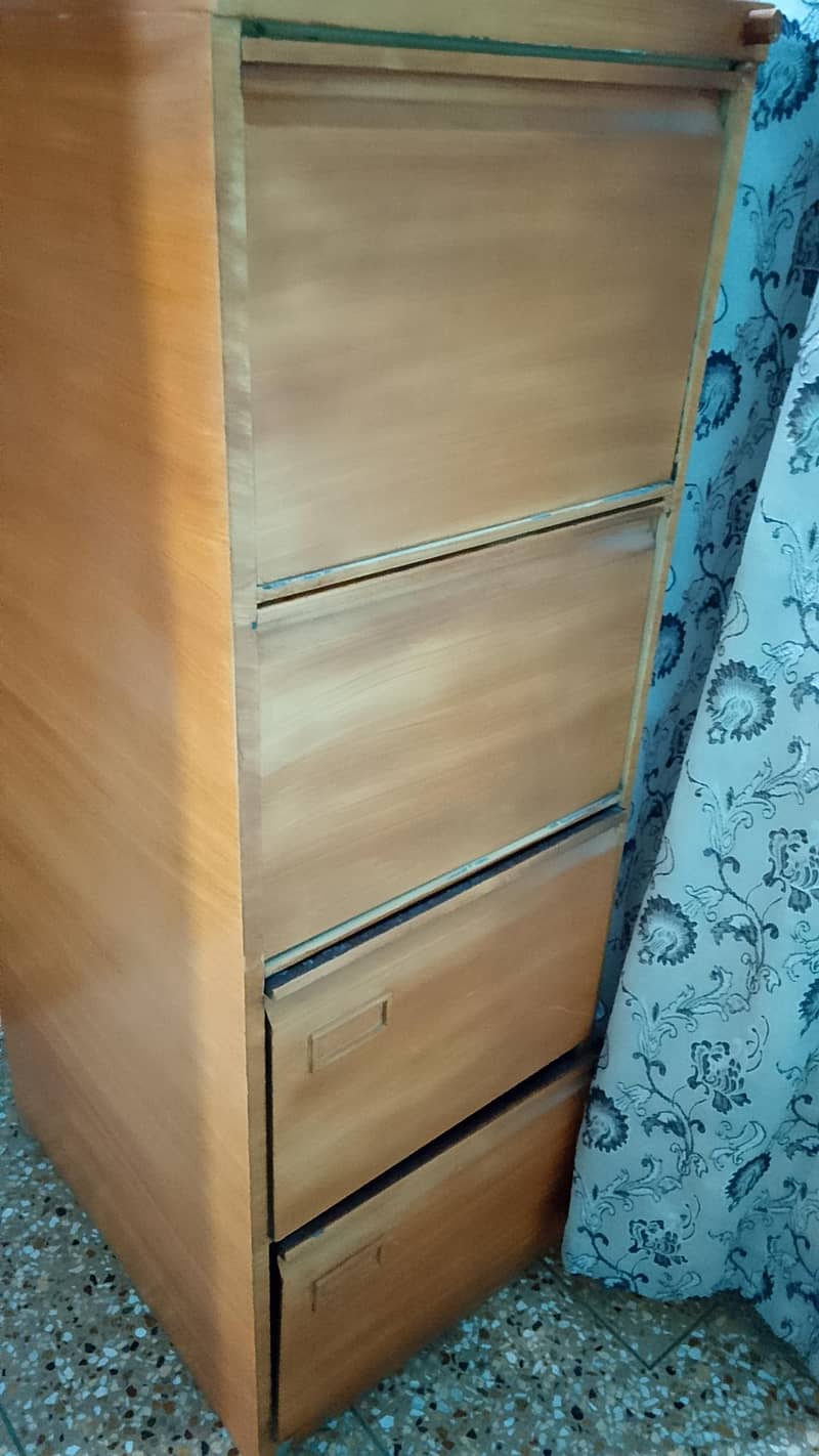 drawers 4