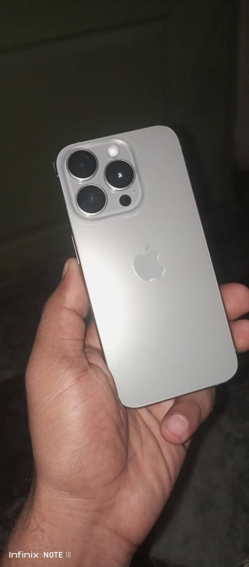 Apple iPhone 15 Pro 0