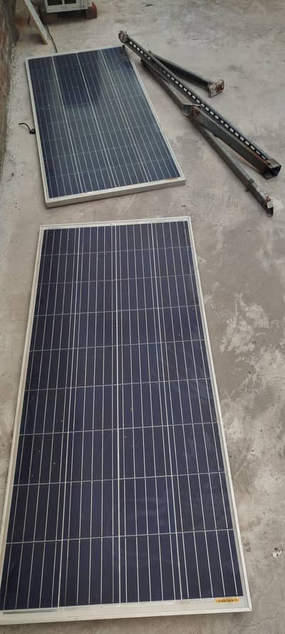 2 panel of 150 watts with stand and 4mm wire