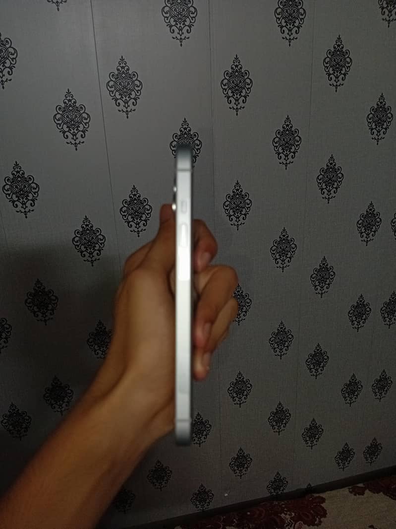 Apple iPhone 15 3