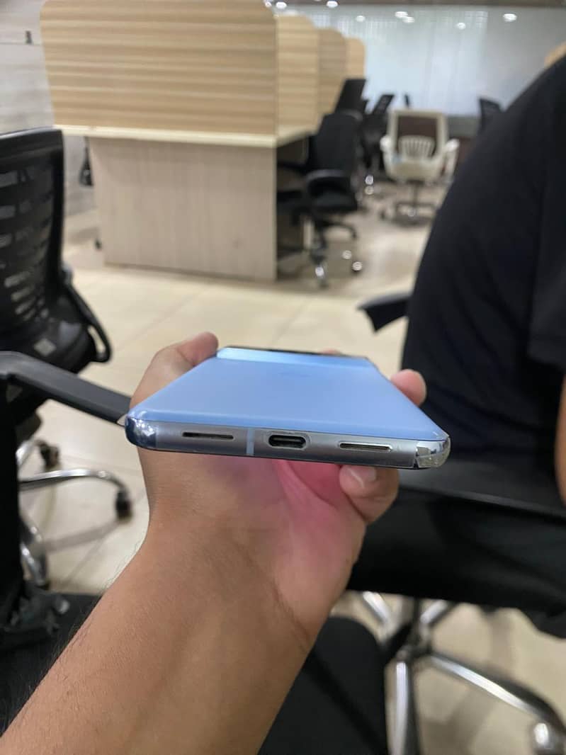 Google Pixel 8 Pro 4