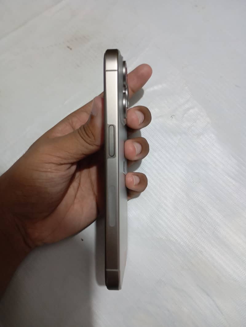 Apple iPhone 15 Pro 1