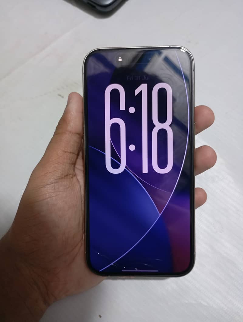 Apple iPhone 15 Pro 4