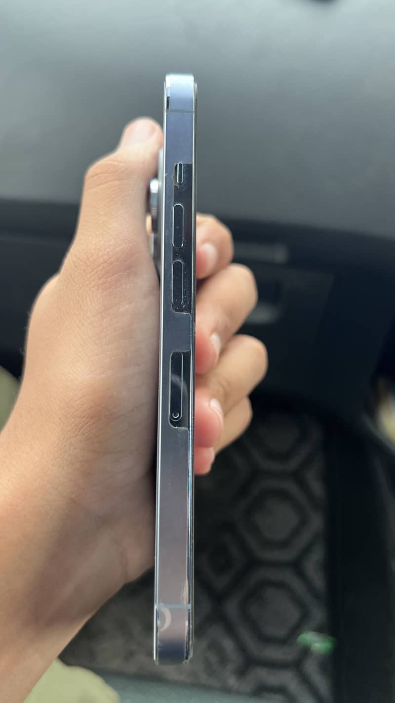 Apple iPhone 13 Pro 3