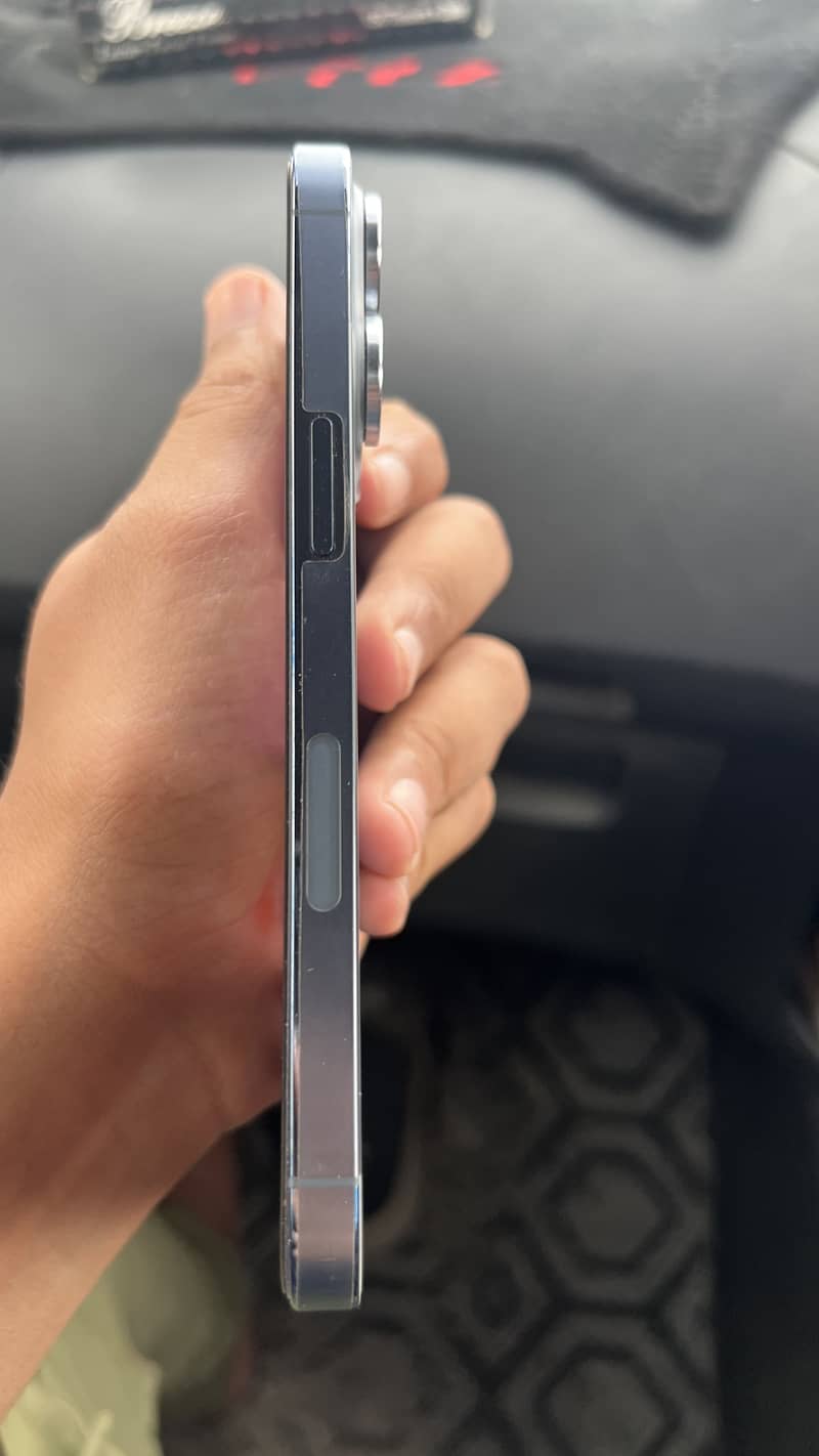 Apple iPhone 13 Pro 4