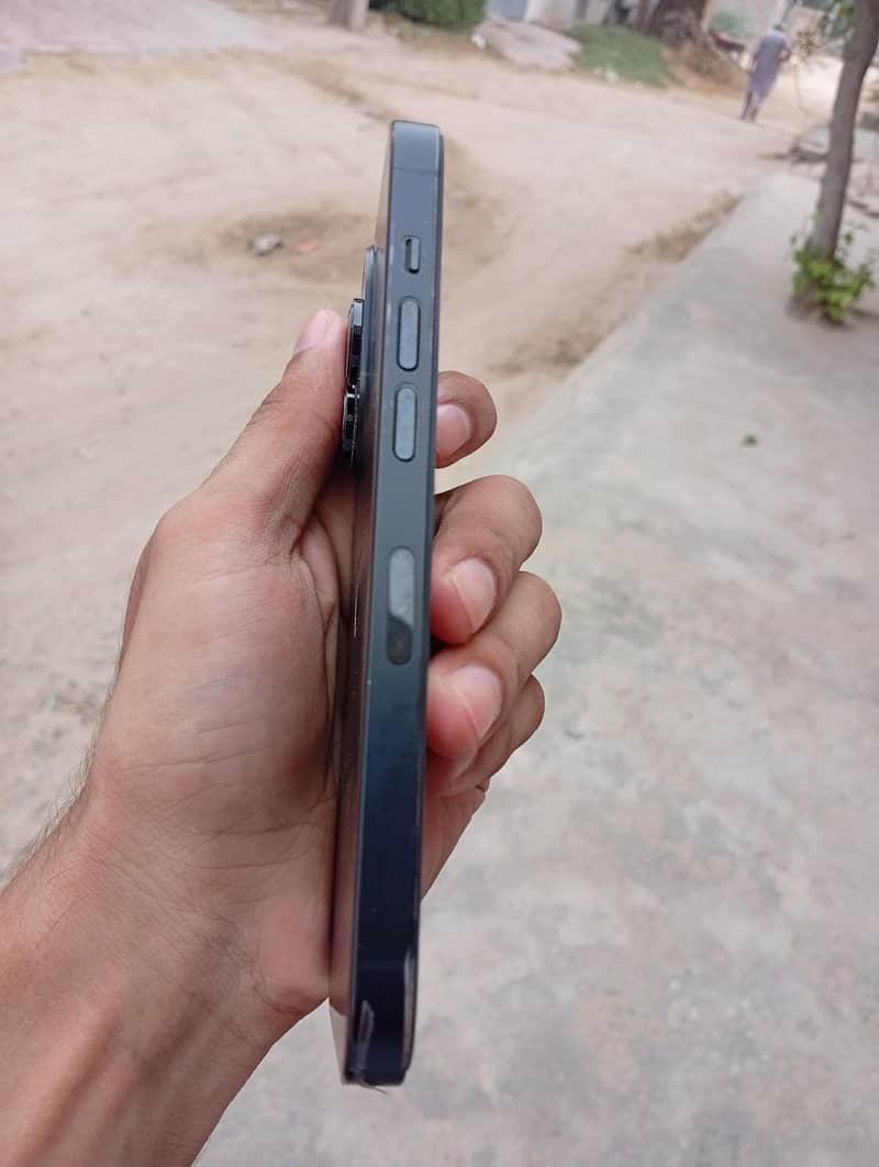Apple iPhone 14 Pro 3