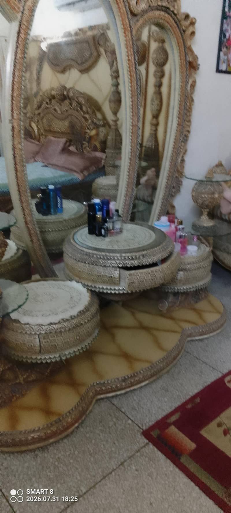 dressing table 10/8 condition 0