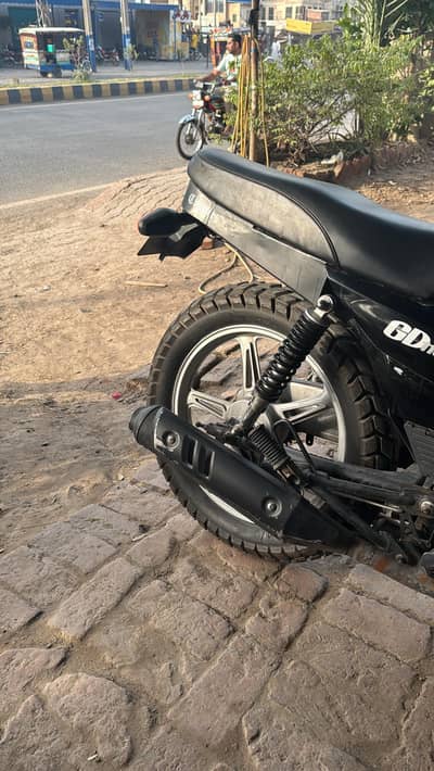 Sports tyre 110/90 17" Honda 125
