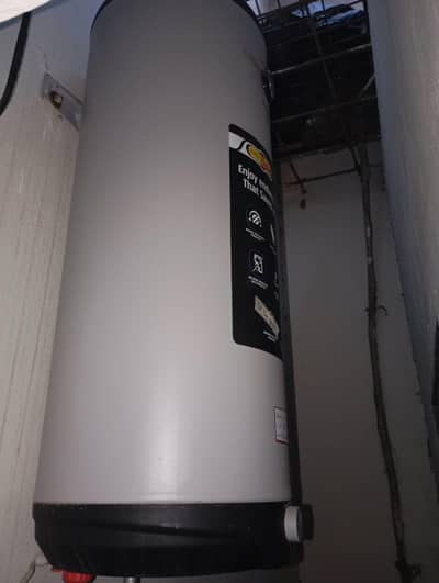 Electric Geyser  30 litre Only 1 Month used