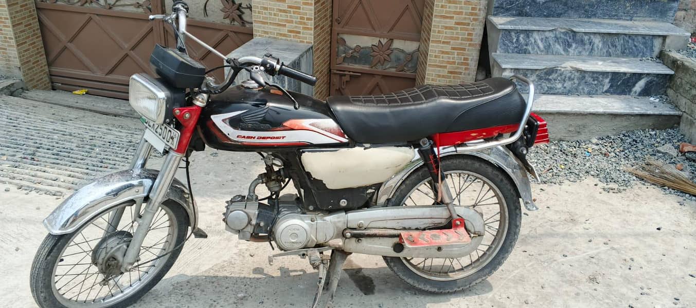 Honda CD 70.2016 model 1