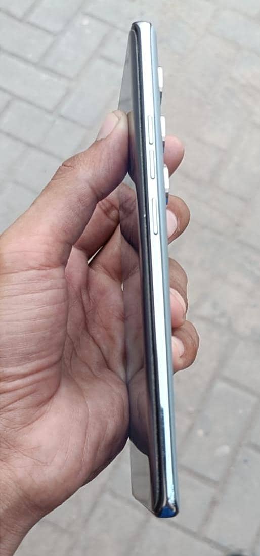 Tecno CAMON 40 Pro 4
