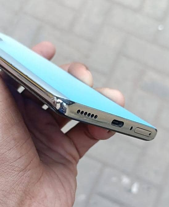 Tecno CAMON 40 Pro 7