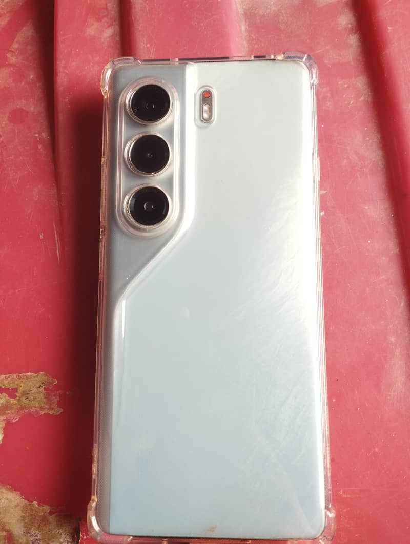 Tecno CAMON 40 Pro 10