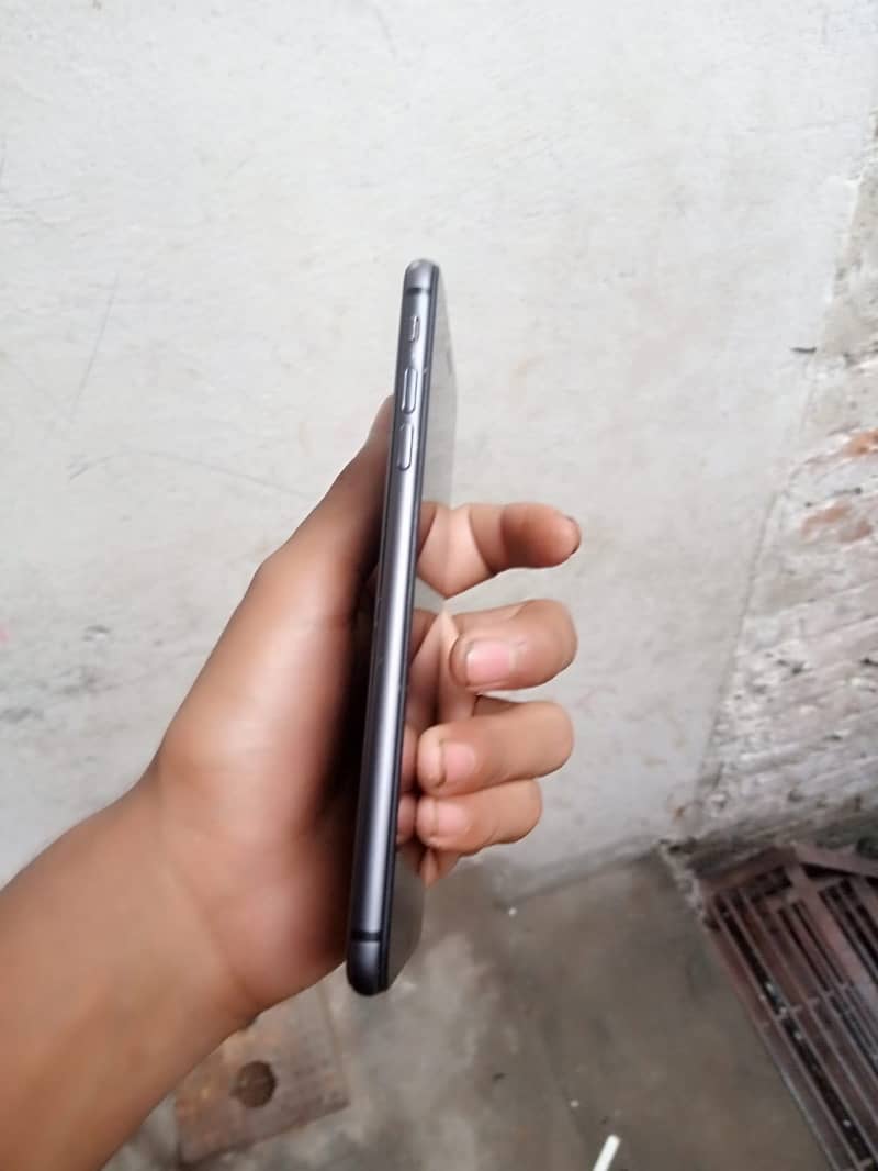 Apple iPhone 8 Plus 2