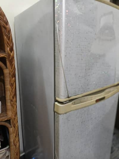 Medium size Dawlance refrigerator for sale